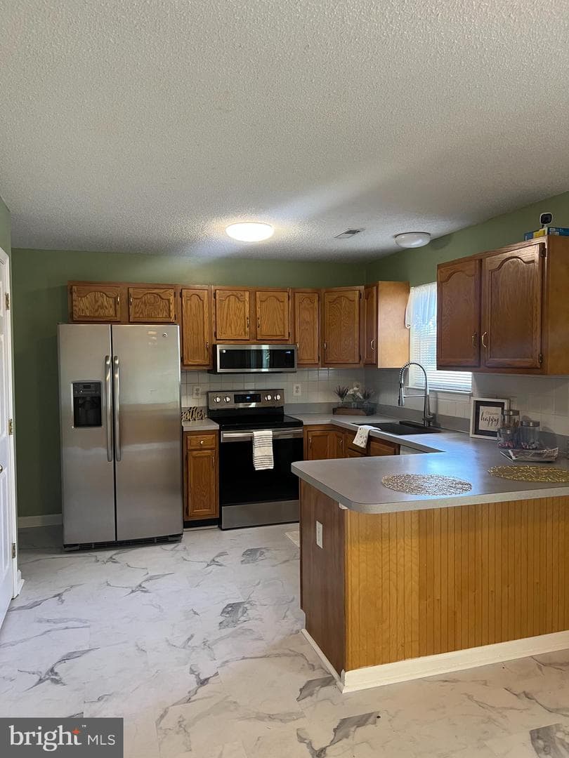 103 Elaine Drive photo 4