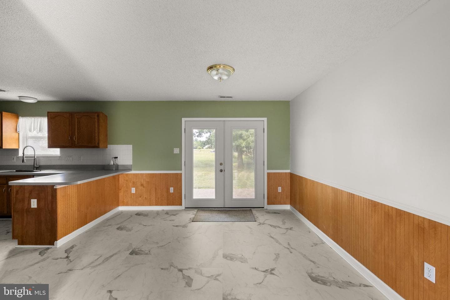 103 Elaine Drive photo 6
