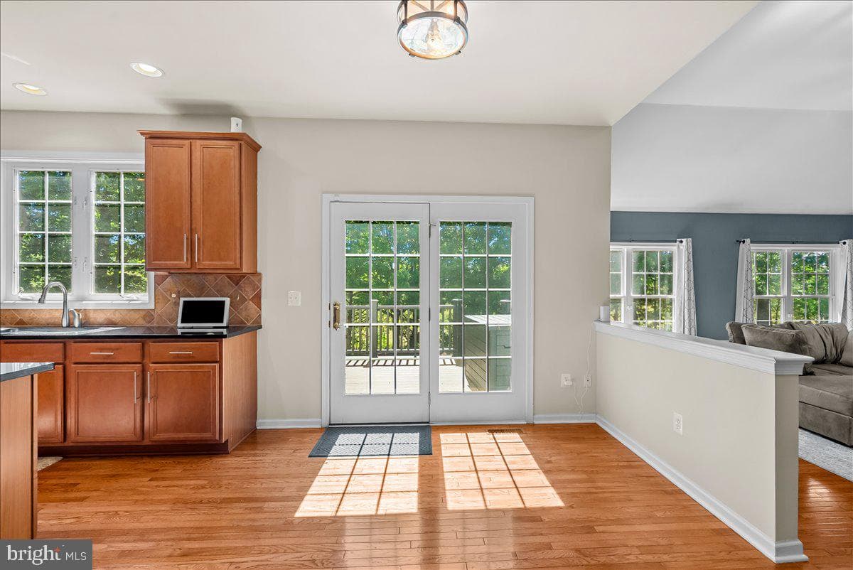 108 Norfolk Court photo 11