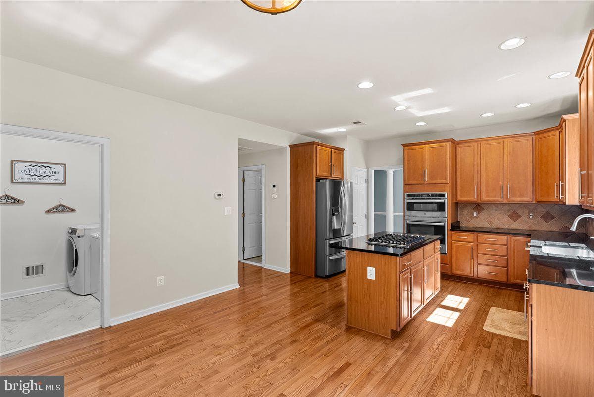 108 Norfolk Court photo 13