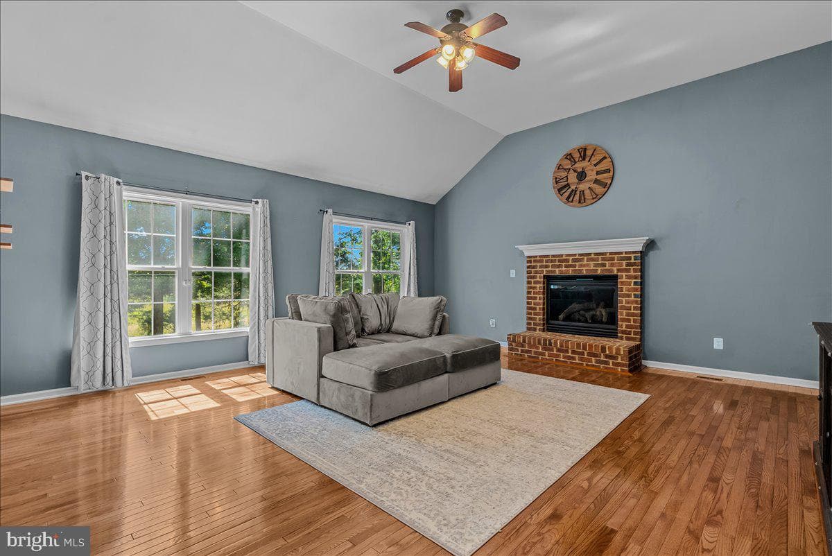 108 Norfolk Court photo 14