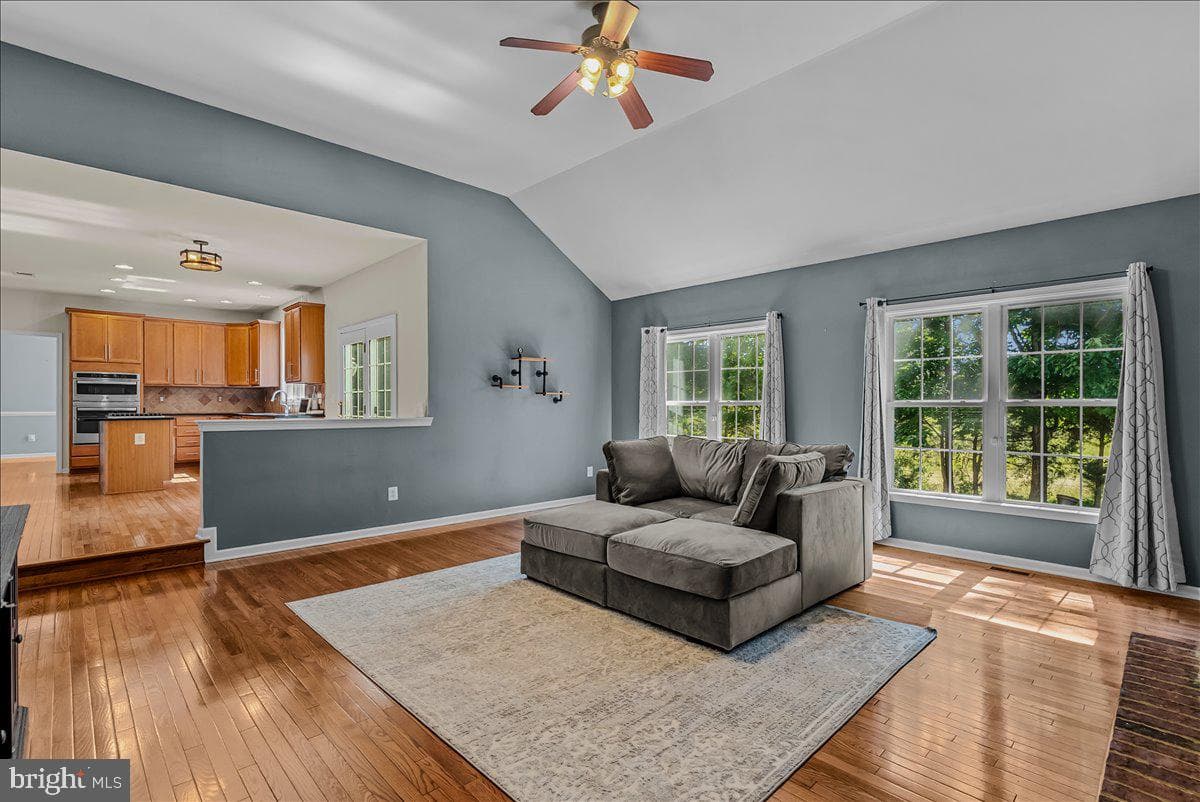 108 Norfolk Court photo 16
