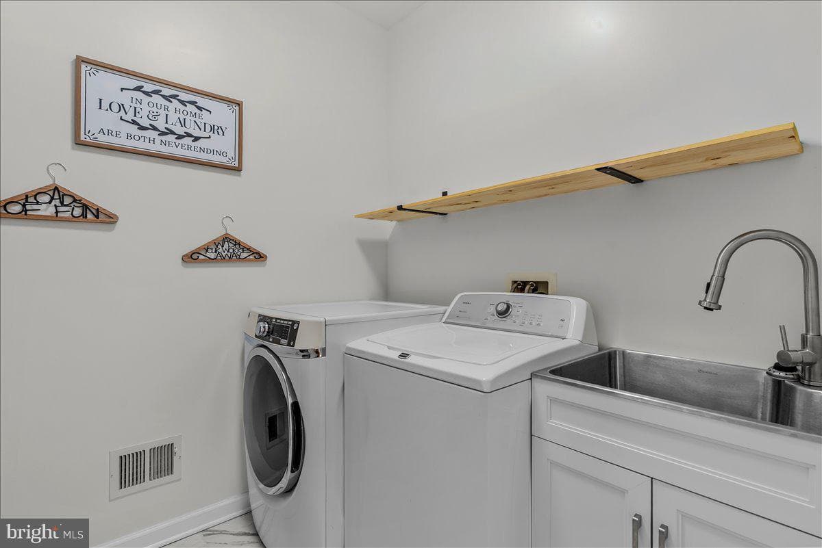 108 Norfolk Court photo 28