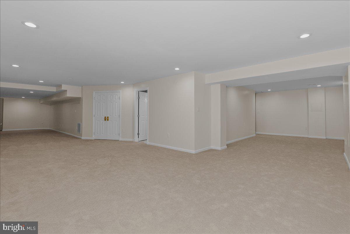 108 Norfolk Court photo 59
