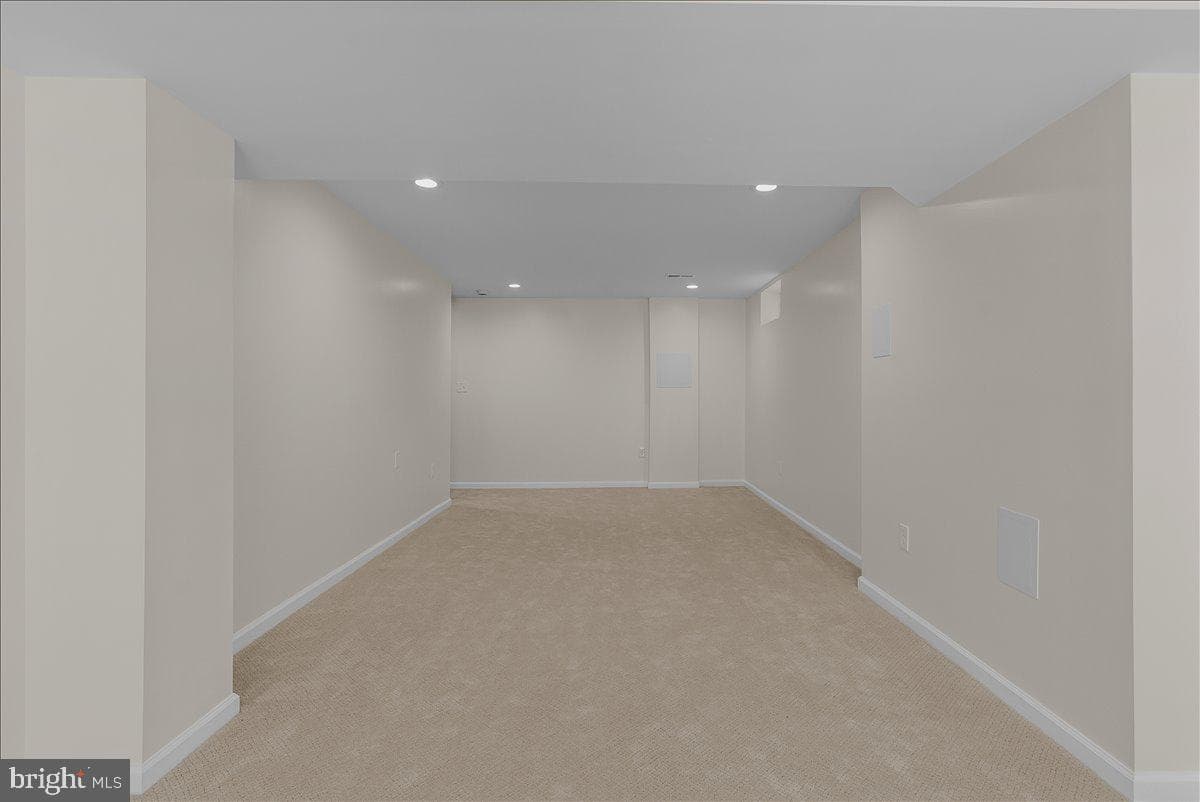 108 Norfolk Court photo 64