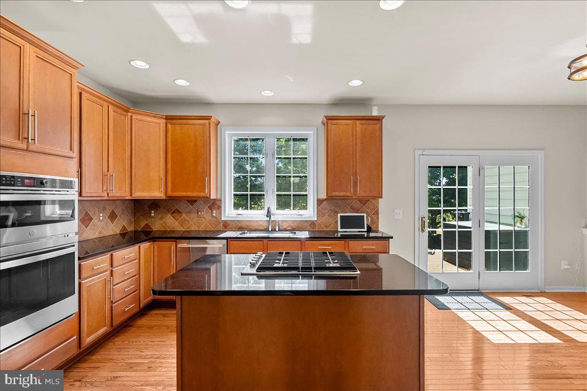 108 Norfolk Court photo 7