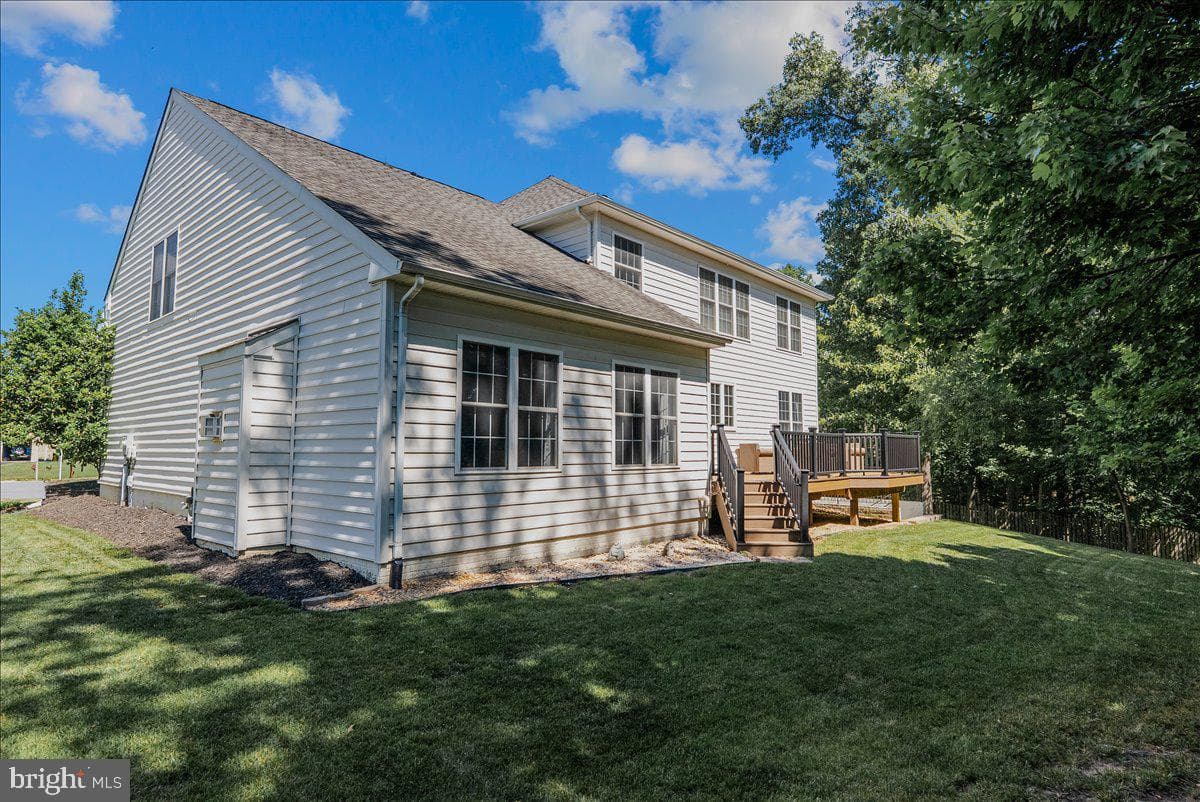 108 Norfolk Court photo 78