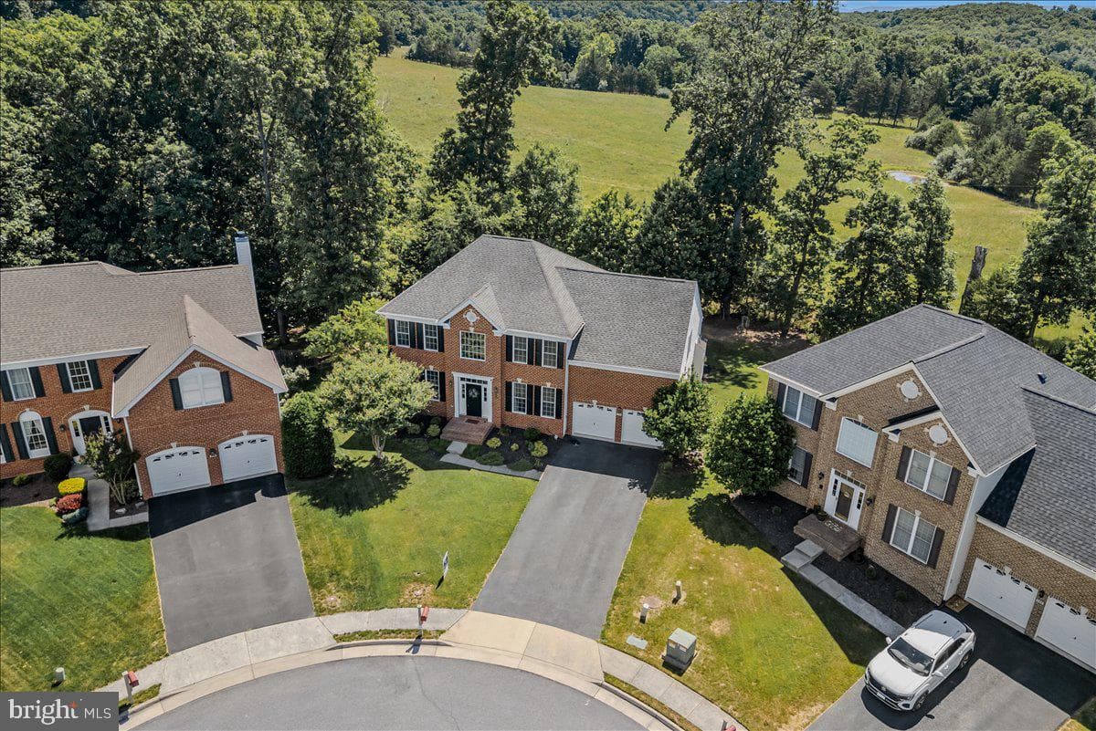 108 Norfolk Court photo 82
