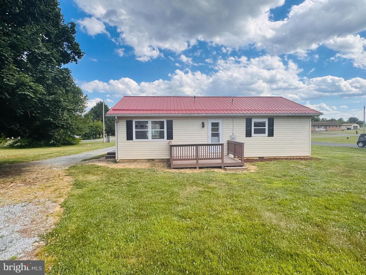 211 Fair Ln photo 3