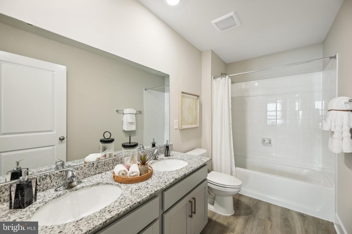 130 Wappinger Terrace photo 23