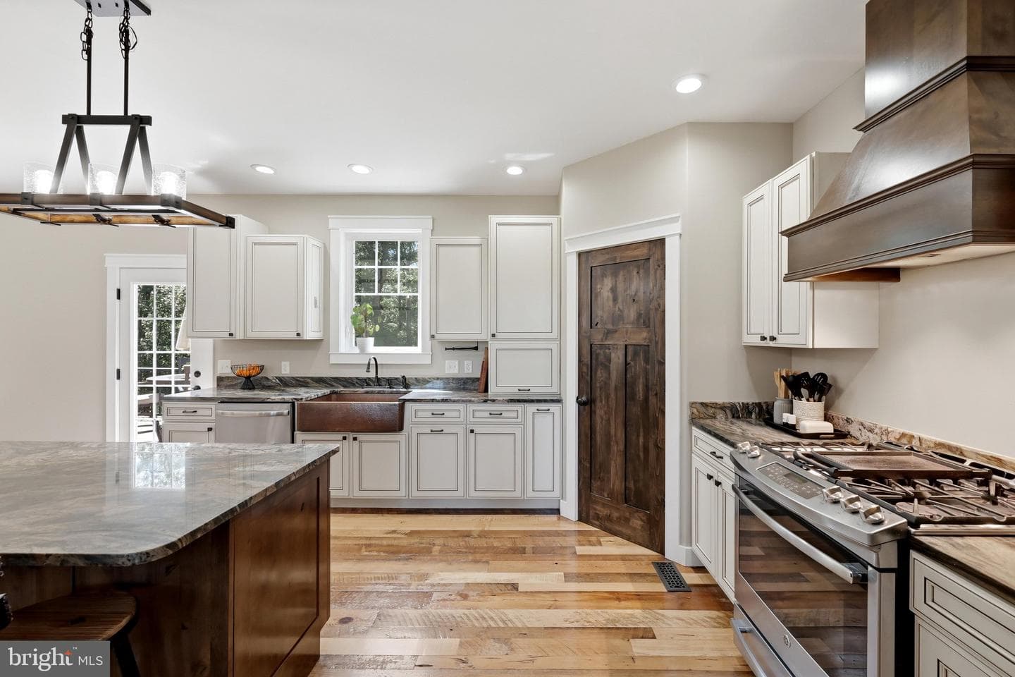2251 Hunting Ridge Road photo 16