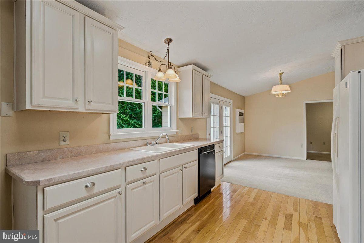 303 Yale Drive photo 23