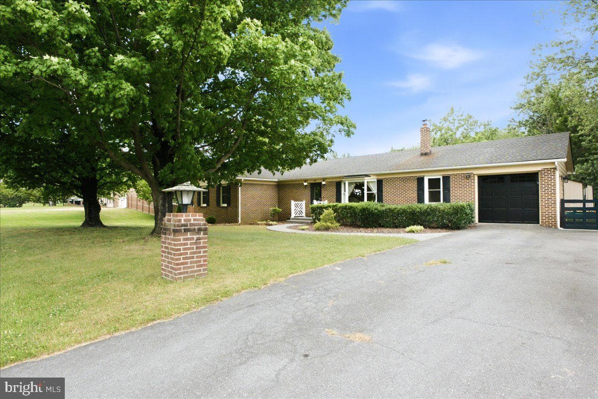 303 Yale Drive photo 4