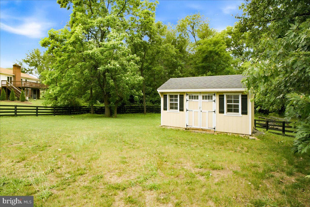 303 Yale Drive photo 54
