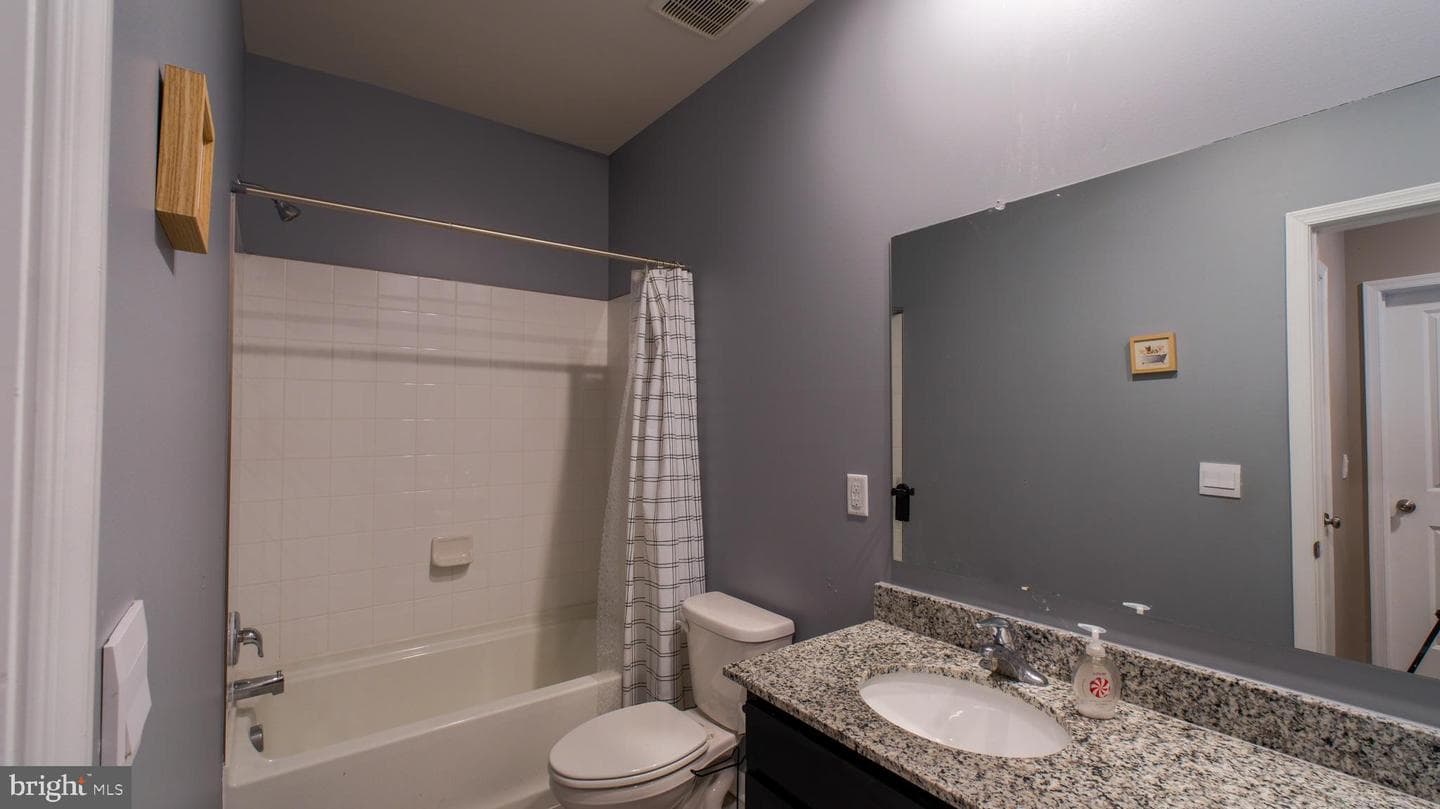 122 Clerkenwell Drive photo 26