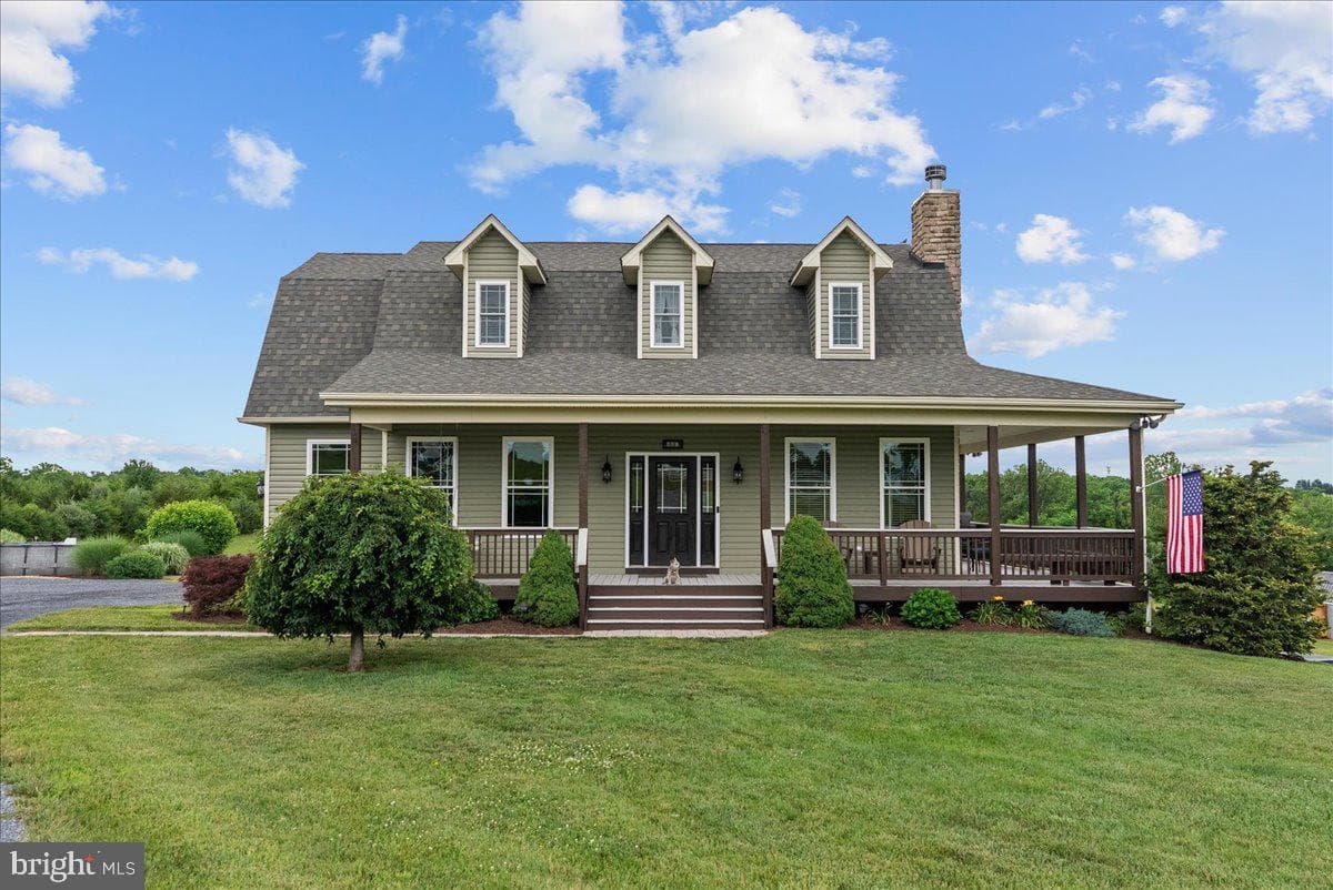 461 Veterans Road, Middletown
