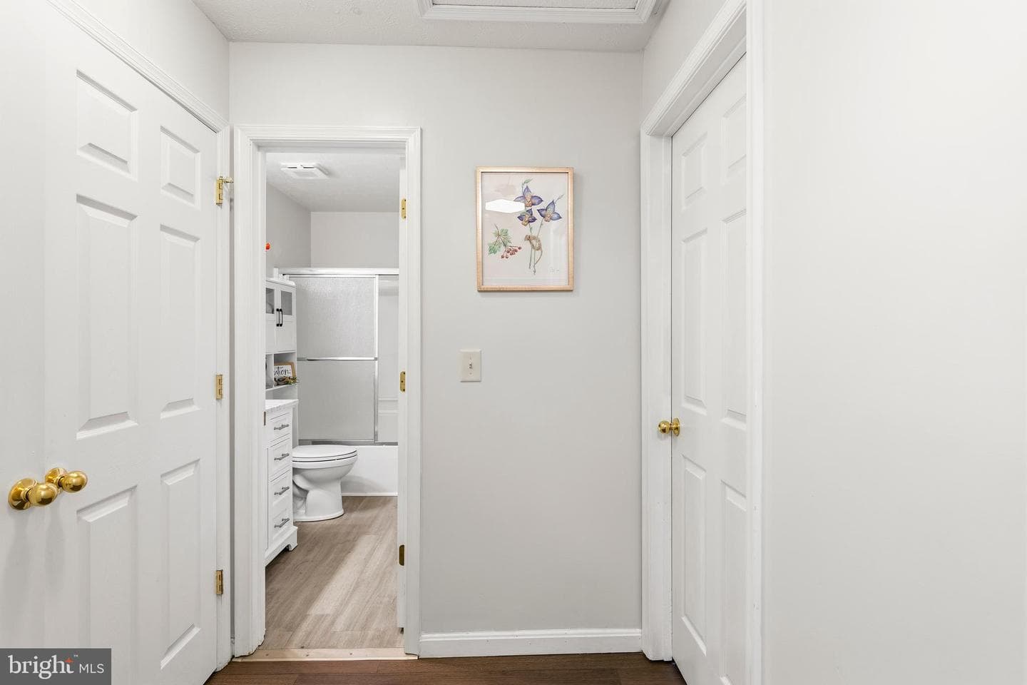 900 Enfield Drive photo 34