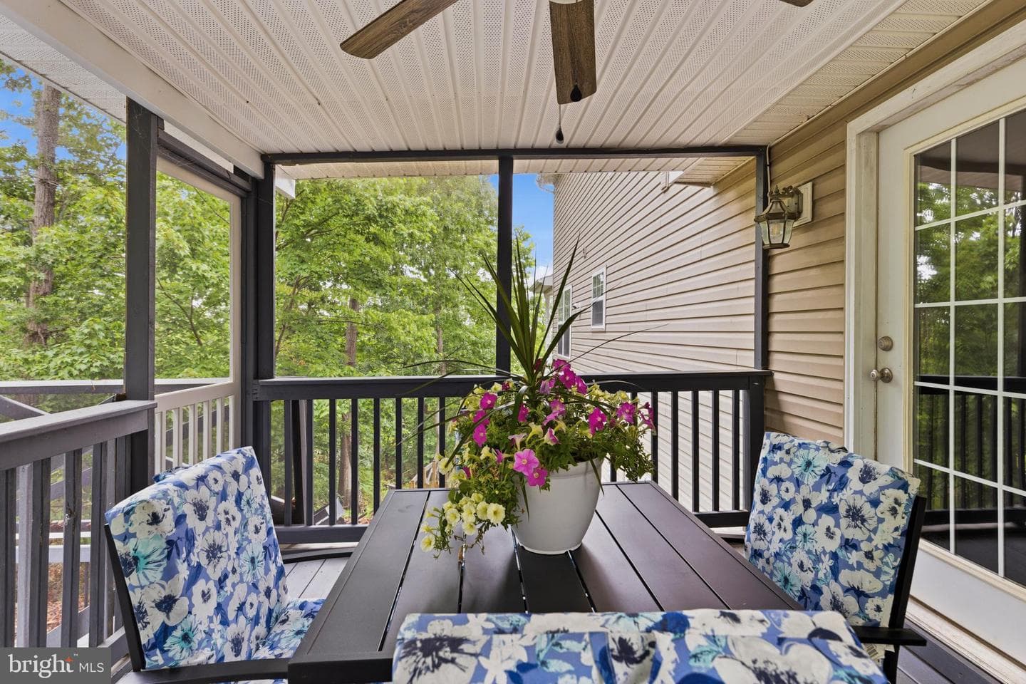 900 Enfield Drive photo 39