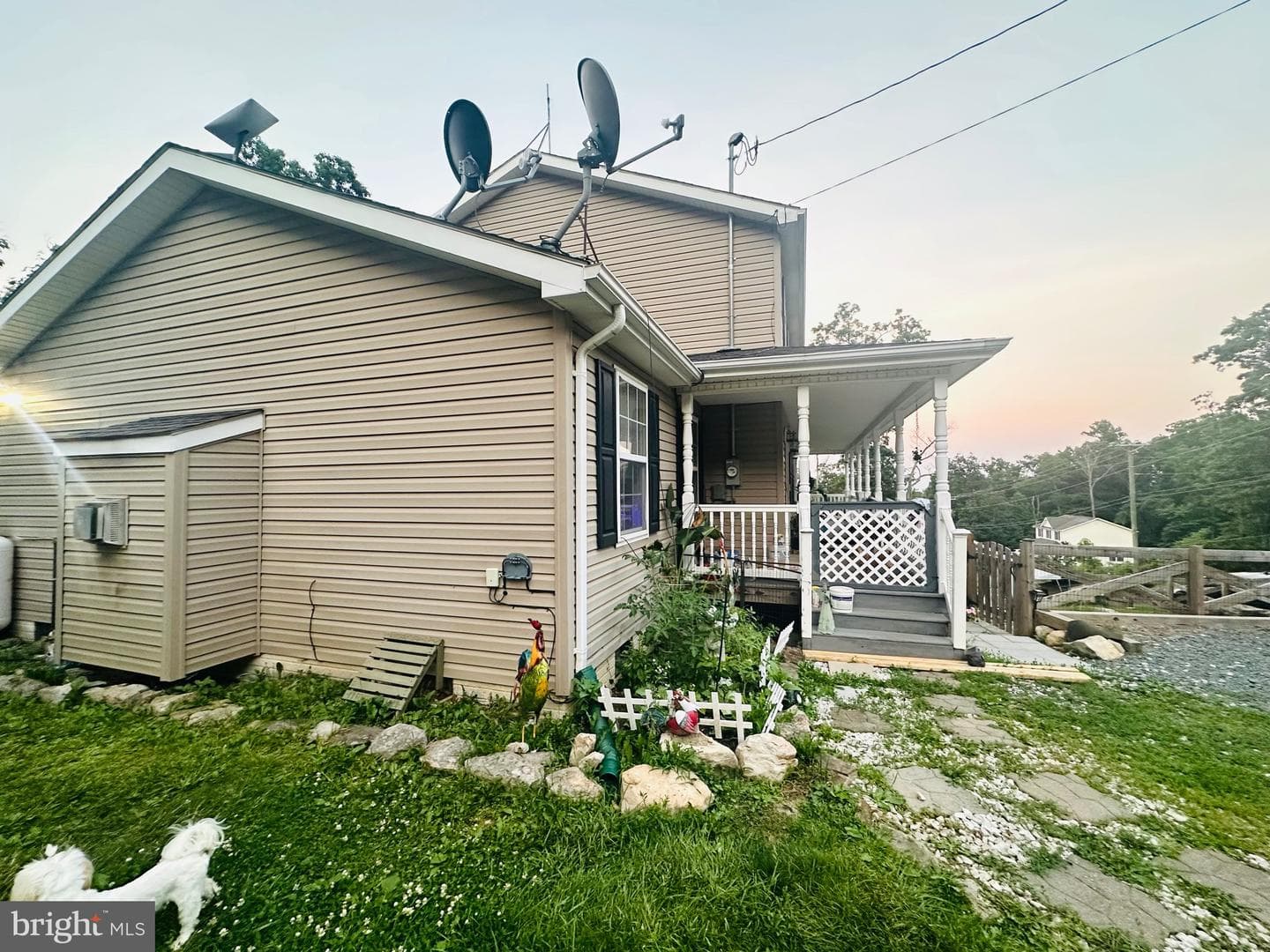900 Enfield Drive photo 6