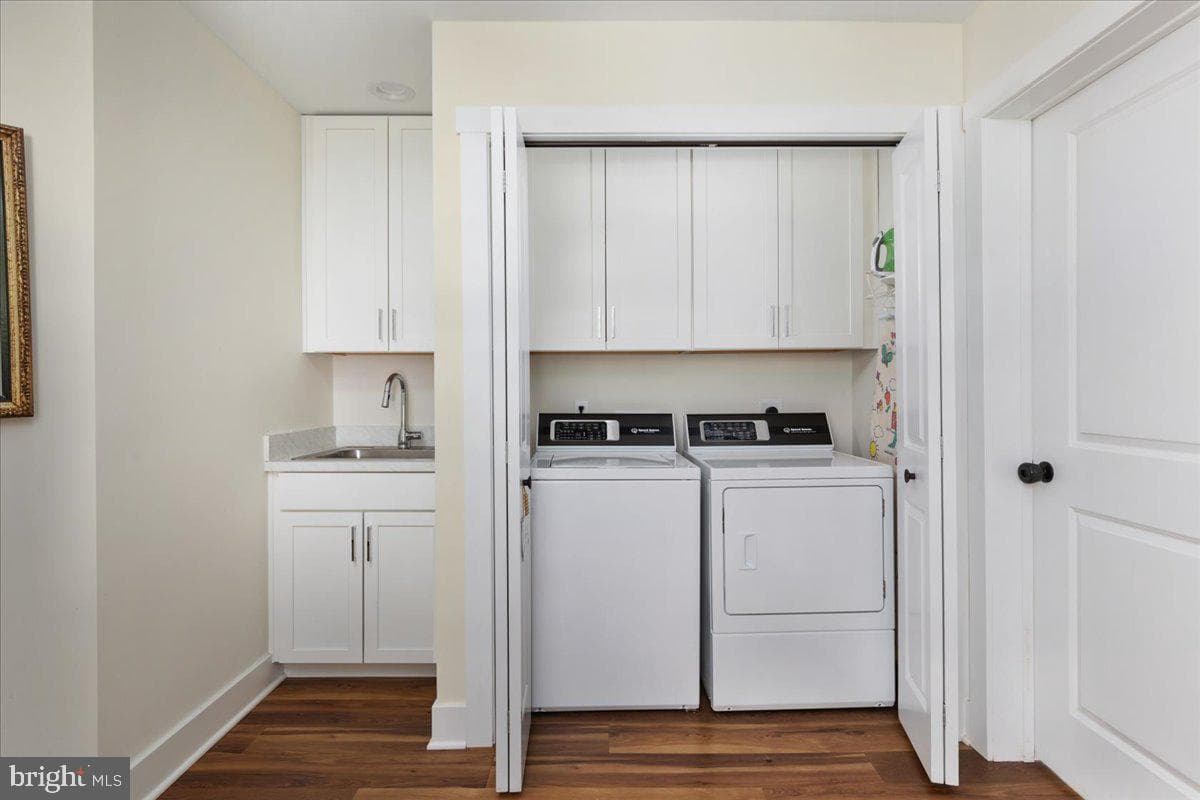 243 Vesper photo 18
