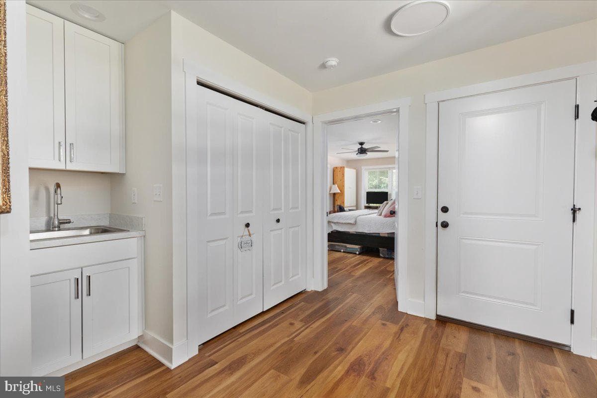 243 Vesper photo 19