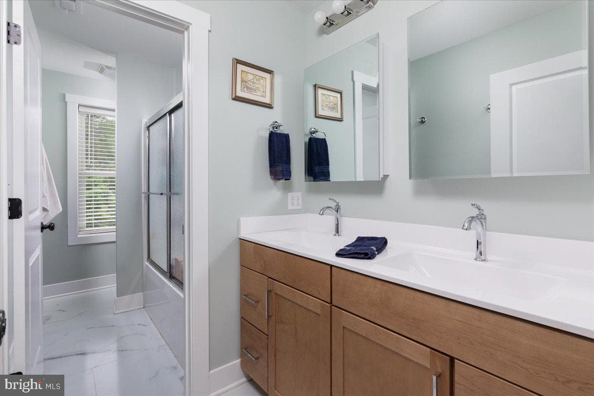 243 Vesper photo 27