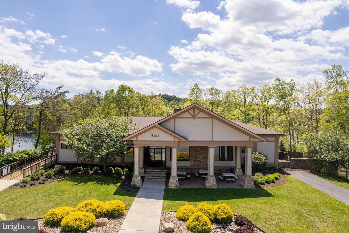 1317 Lakeview Drive photo 8