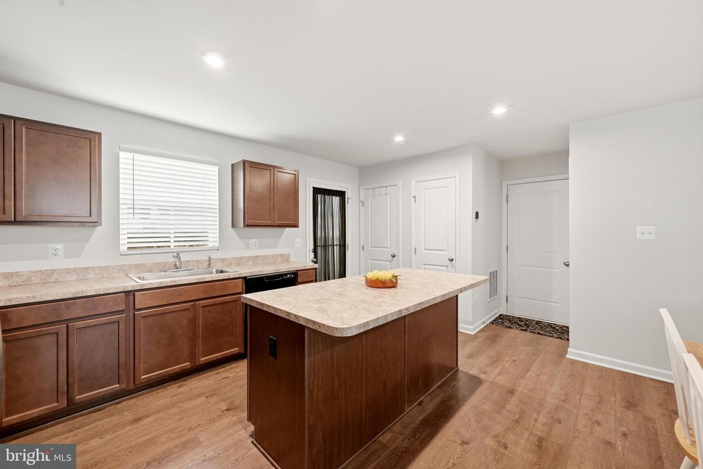 154 Dursley Circle photo 11