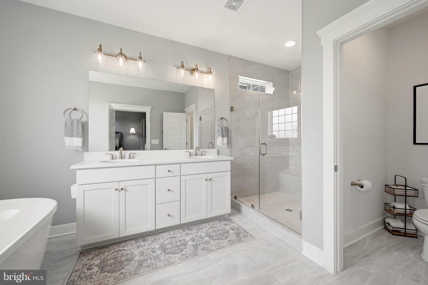 102 Crofton Court photo 24