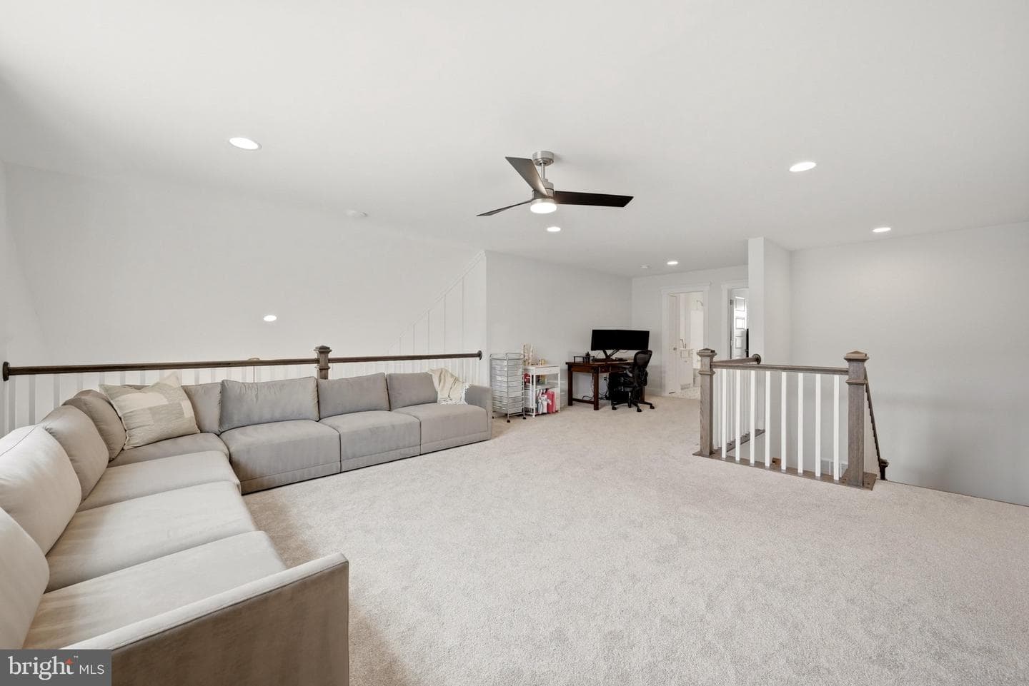 102 Crofton Court photo 40