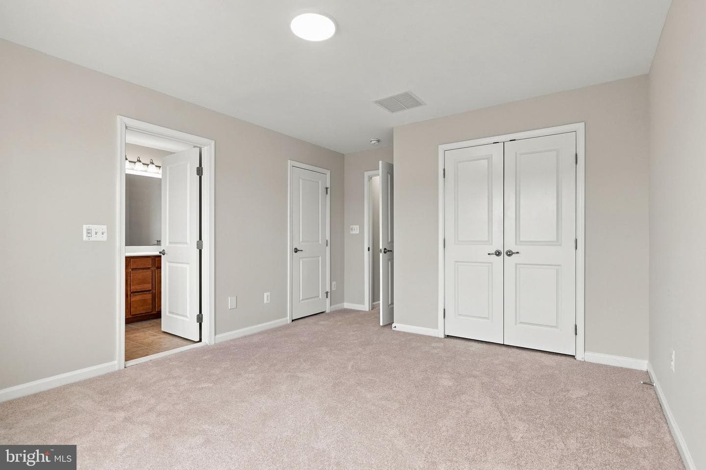 102 Argyle Court photo 24