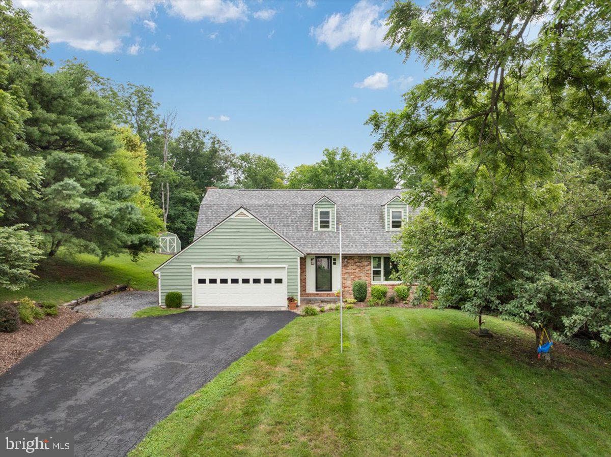 180 Quaker Lane, Winchester
