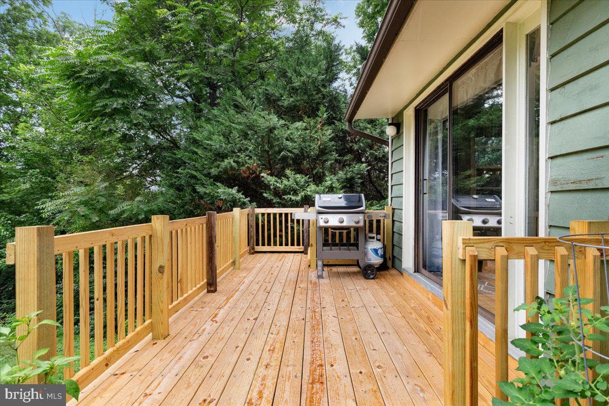 180 Quaker Lane photo 33