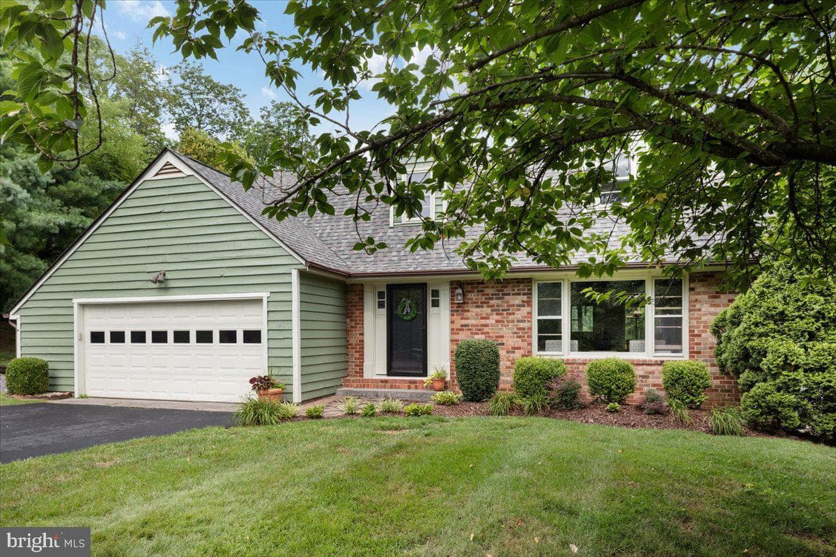 180 Quaker Lane photo 45