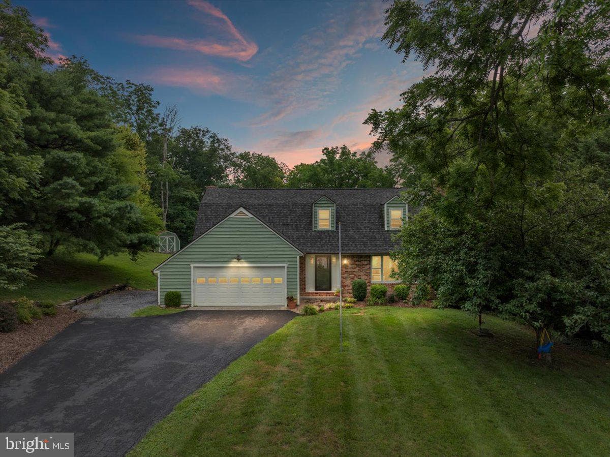 180 Quaker Lane photo 46