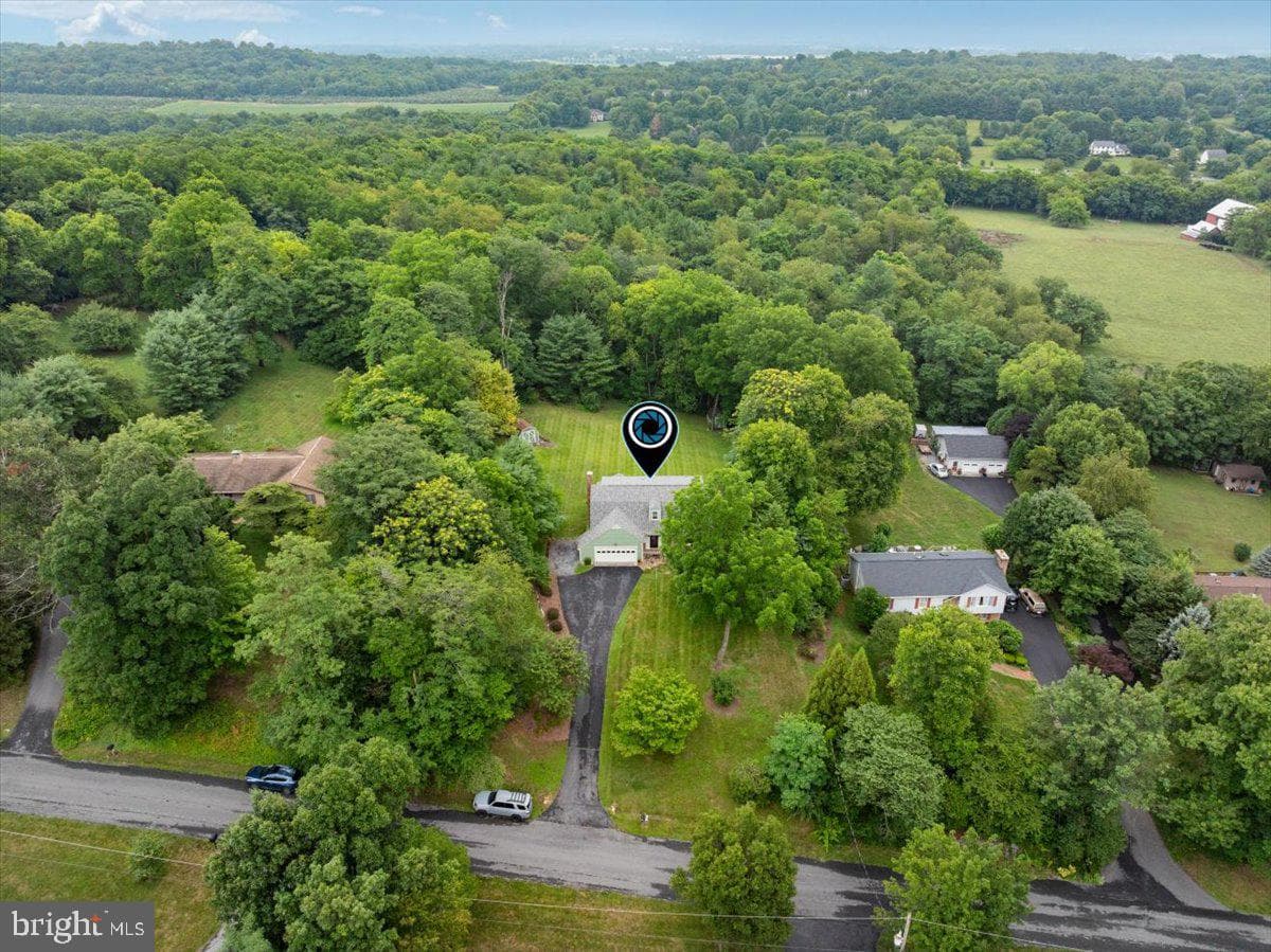 180 Quaker Lane photo 49