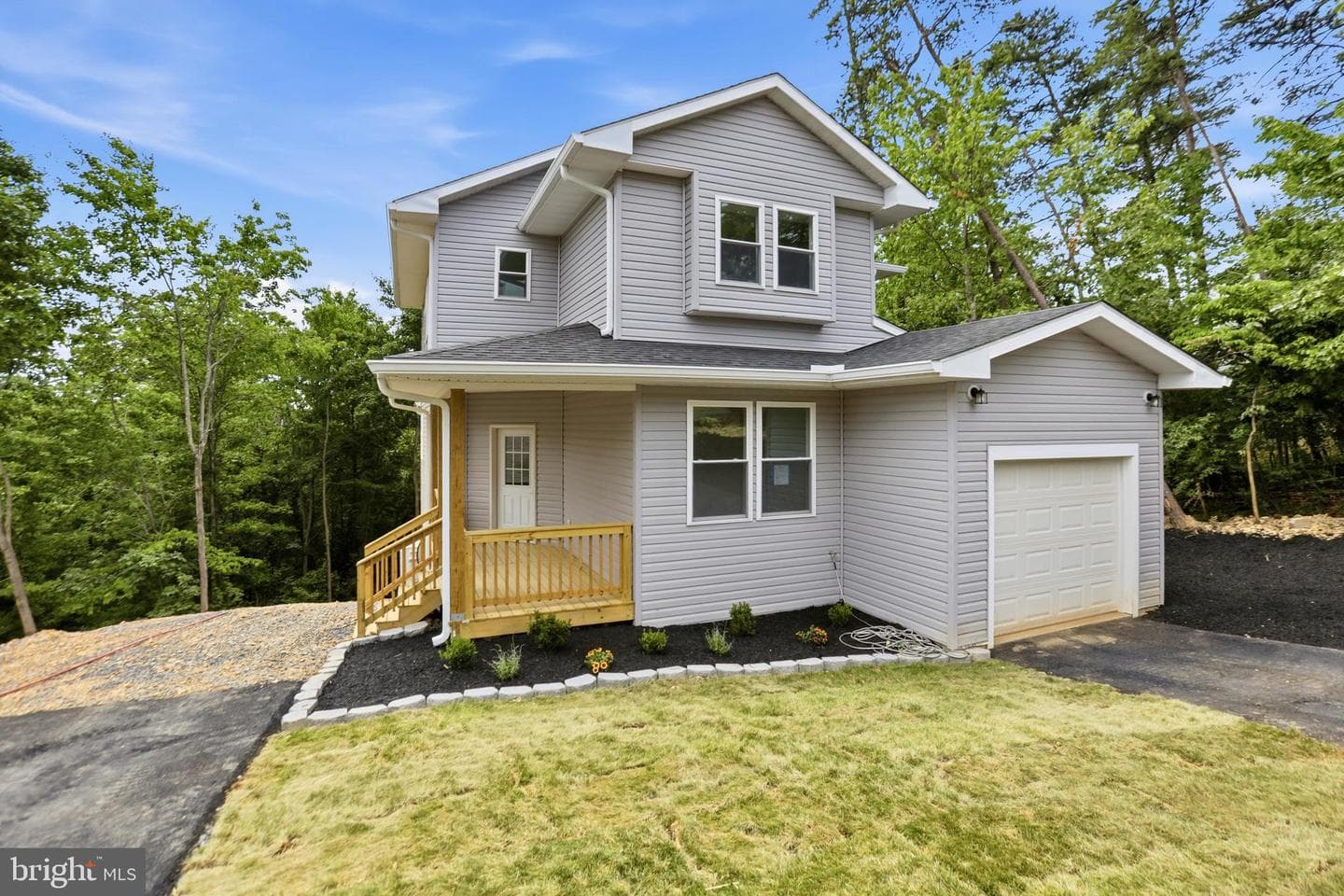 607 S Lakeview Drive, Cross Junction