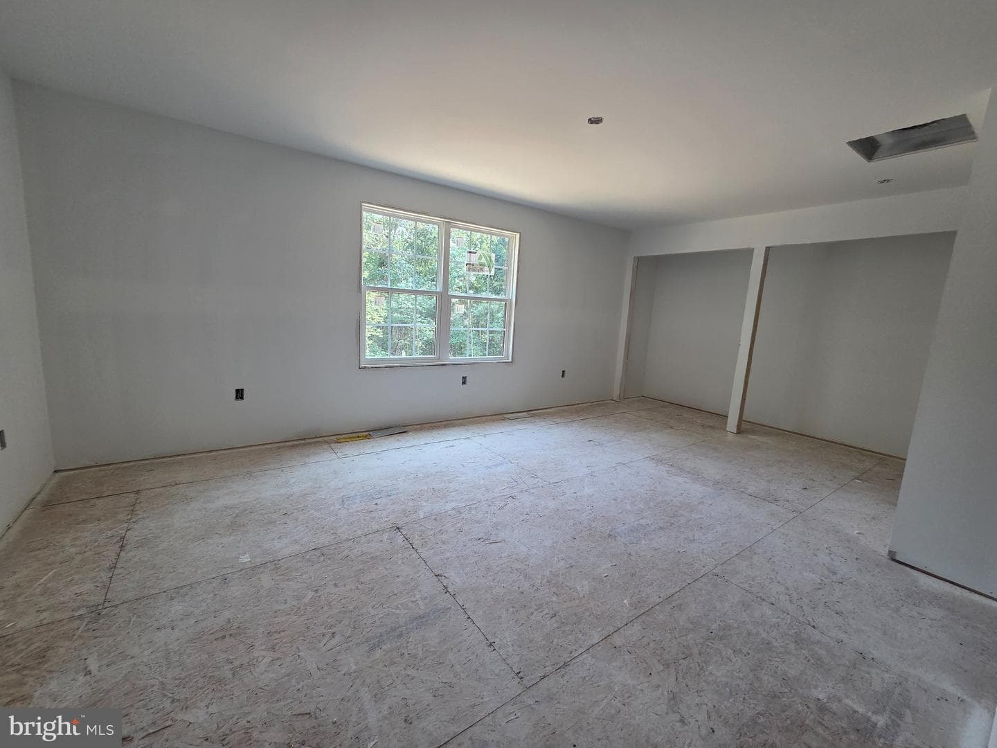 150 Four Seasons Drive E photo 8