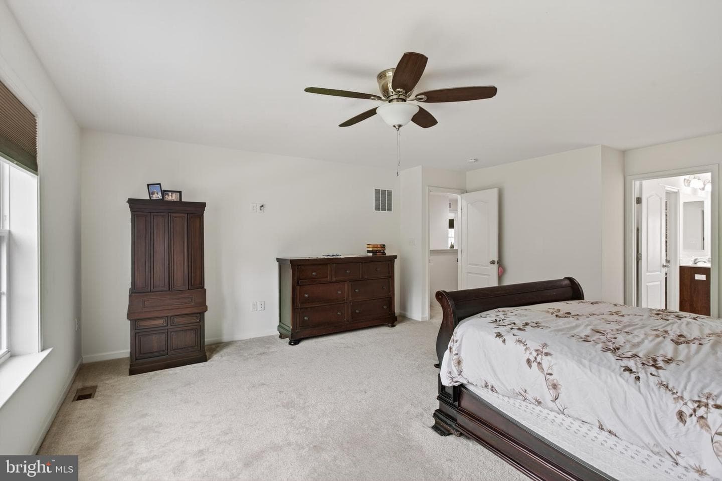 111 Sovereign Court photo 14