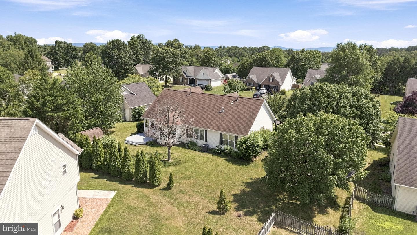 231 Bentley Avenue photo 58