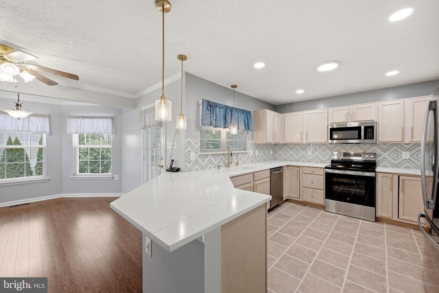 231 Bentley Avenue photo 8