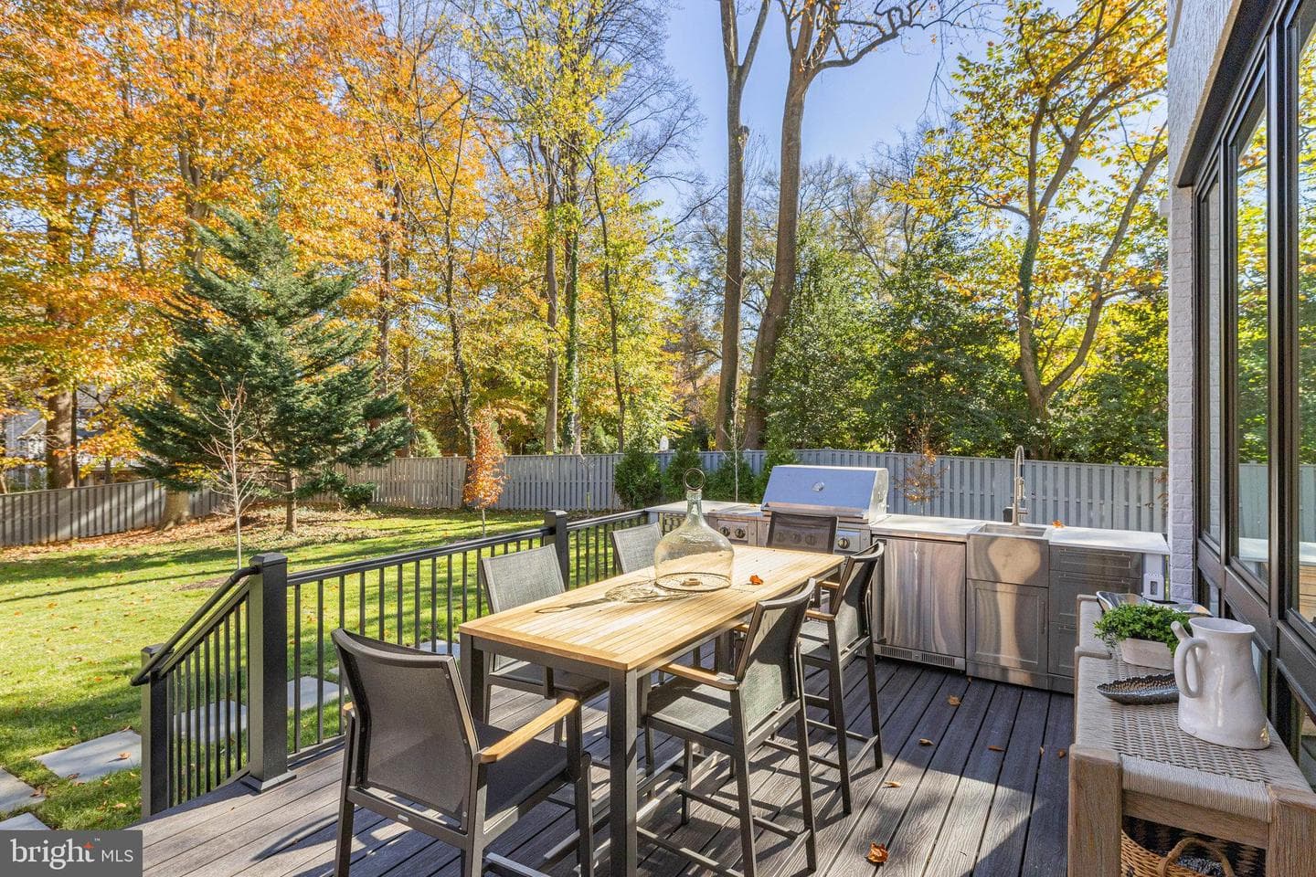 725 Lawton St photo 22
