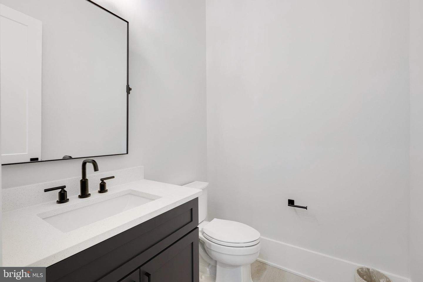 725 Lawton St photo 61