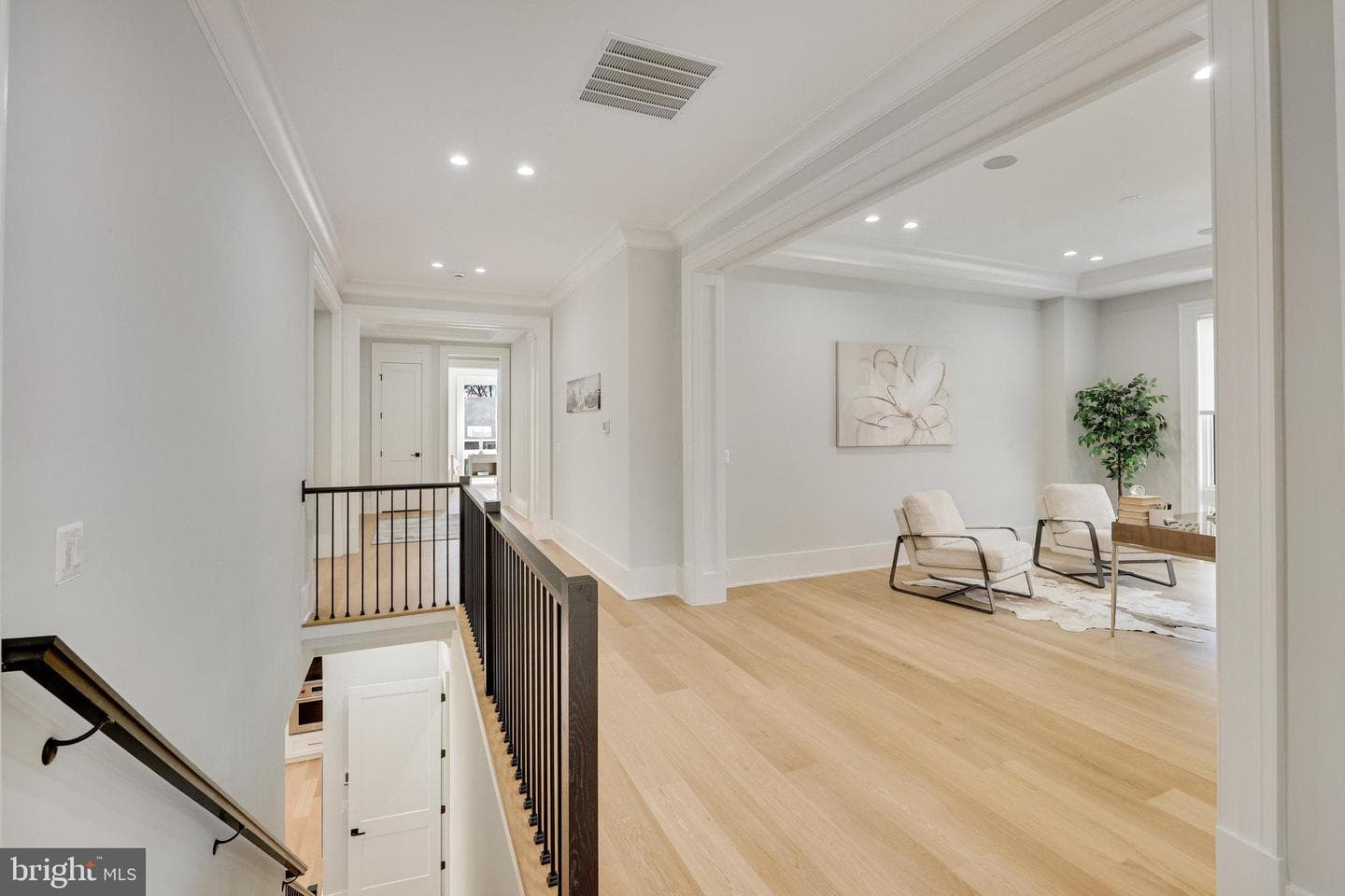725 Lawton St photo 71