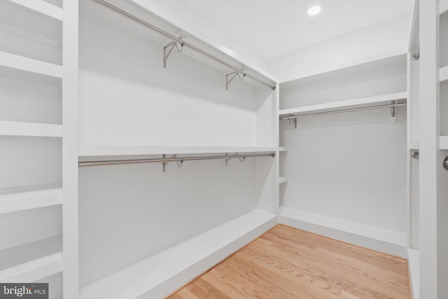 7631 Lisle Avenue photo 32