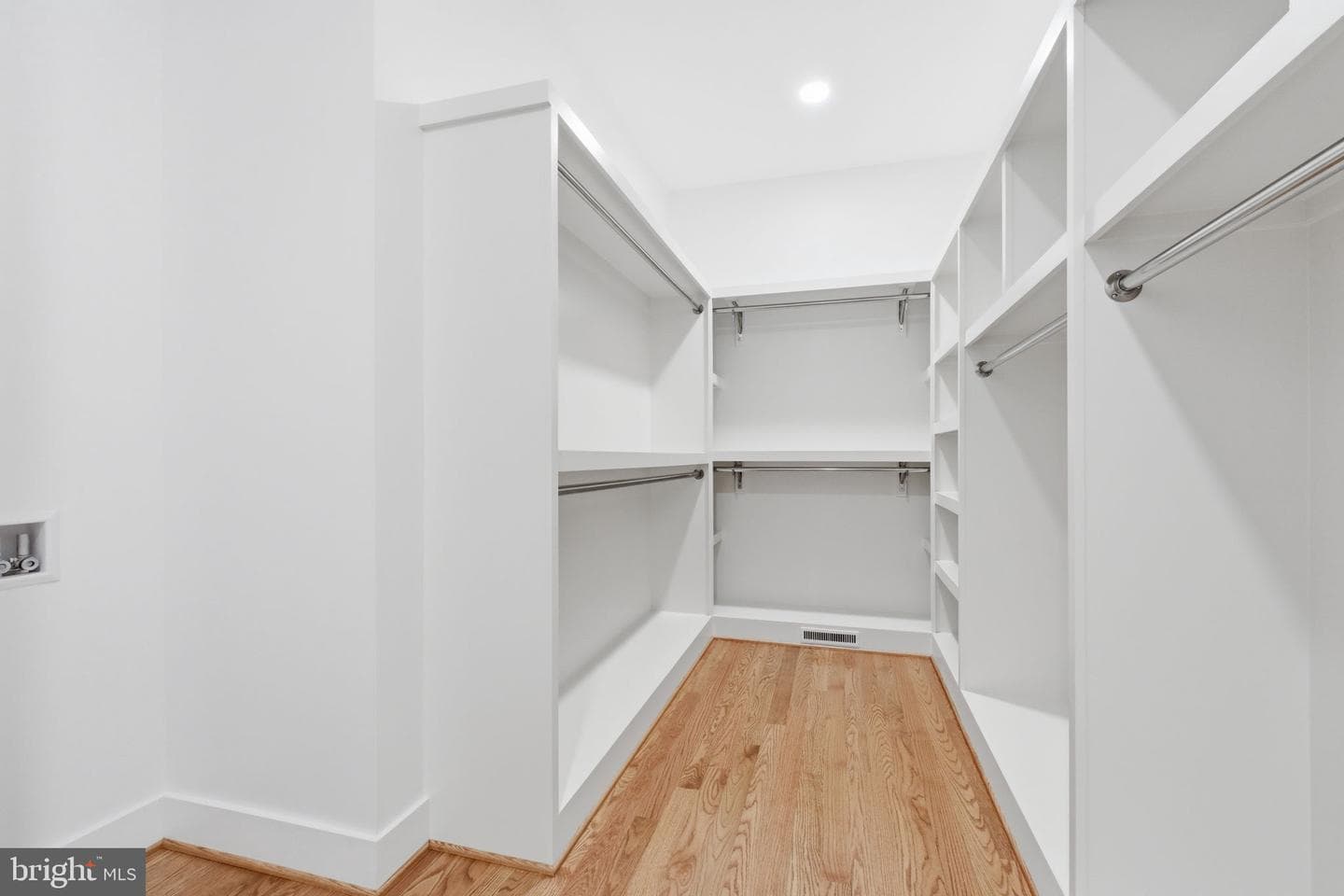 7631 Lisle Avenue photo 40