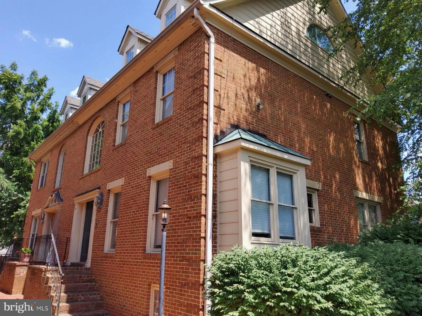 1537 Cedar Ave, Mc Lean