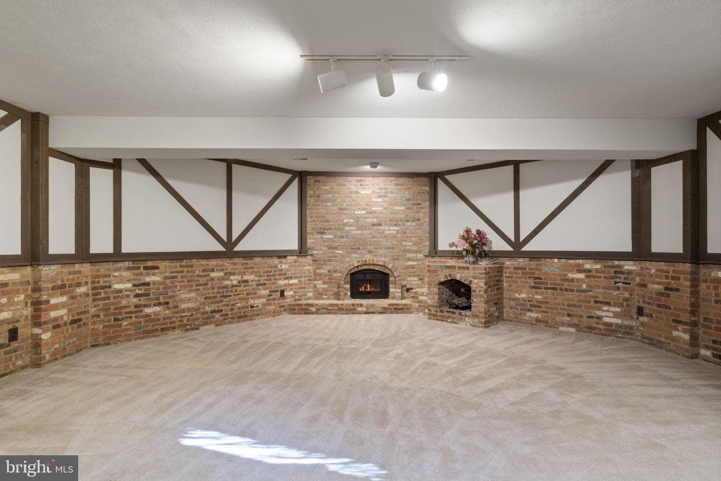 1537 Cedar Ave photo 43