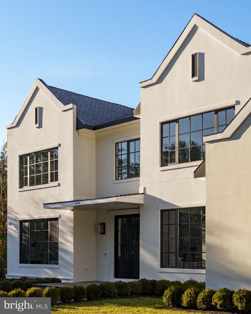1102 Chain Bridge Road photo 3