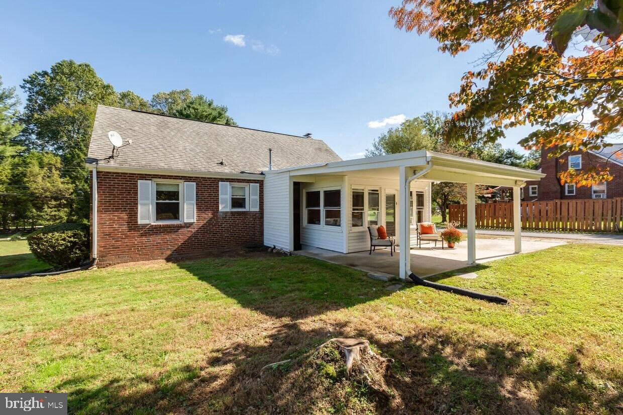 650 Walker Road photo 4